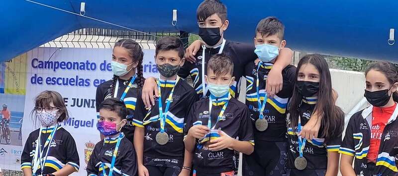 Miembros del equipo teldense en el podio/TA.